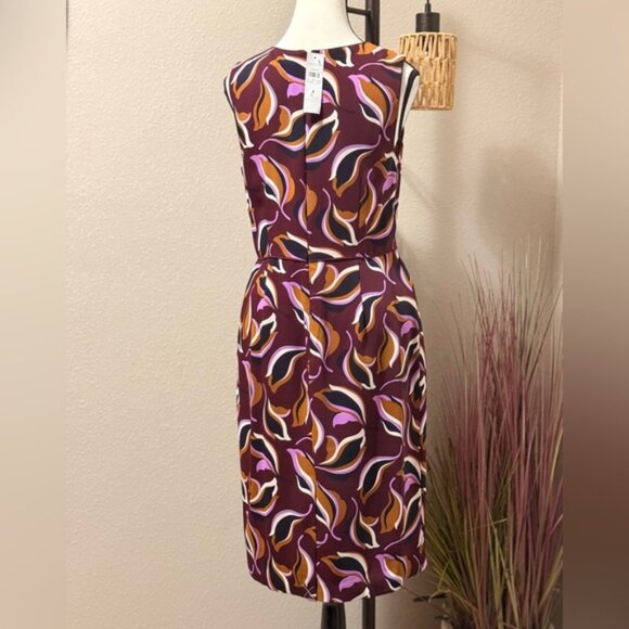 Ann Taylor Dress Burgundy Floral Sleeveless Lined Sheath Size 8 NWT - Picture 4 of 7